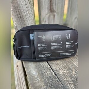 Samsonite USB Cable Pass Through Travel TecKIT Bag New